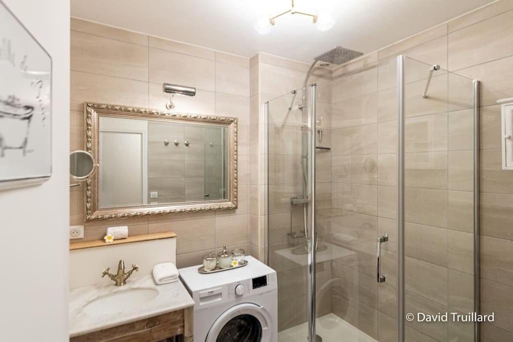 Suites Mana - Matahina Avec Vue Superbe Sur La Place Ducale Et Parking Prive Inclus Charleville-Mezieres Exterior foto