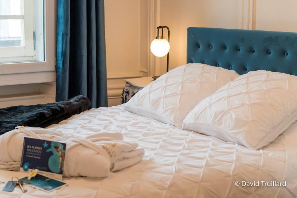 Suites Mana - Matahina Avec Vue Superbe Sur La Place Ducale Et Parking Prive Inclus Charleville-Mezieres Exterior foto