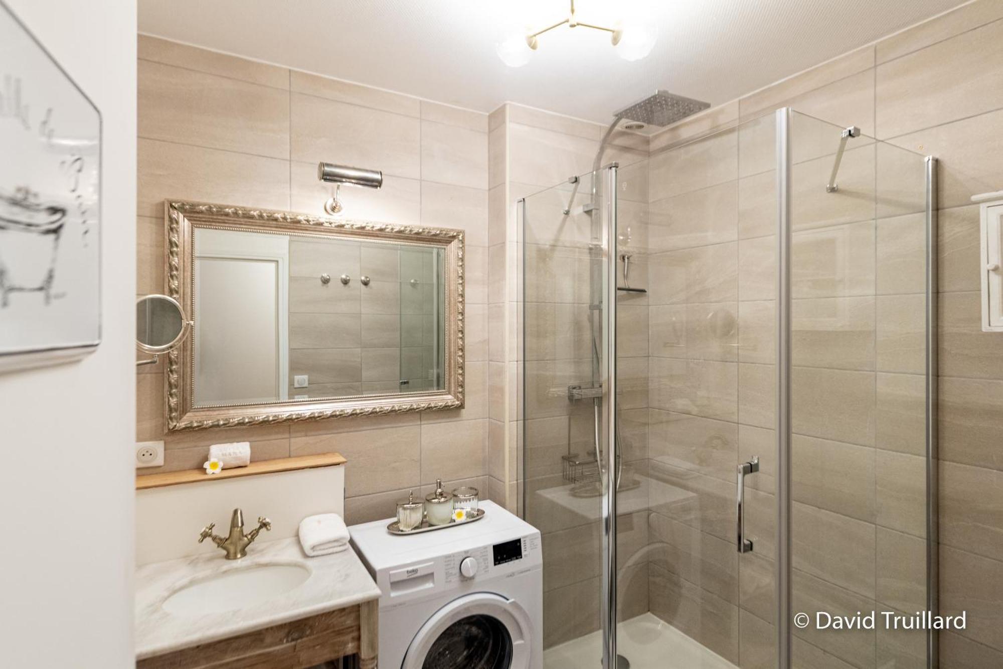 Suites Mana - Matahina Avec Vue Superbe Sur La Place Ducale Et Parking Prive Inclus Charleville-Mezieres Exterior foto