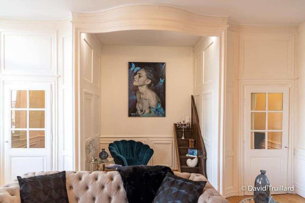 Suites Mana - Matahina Avec Vue Superbe Sur La Place Ducale Et Parking Prive Inclus Charleville-Mezieres Exterior foto