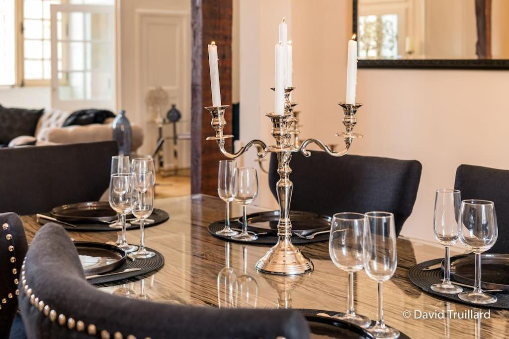 Suites Mana - Matahina Avec Vue Superbe Sur La Place Ducale Et Parking Prive Inclus Charleville-Mezieres Exterior foto